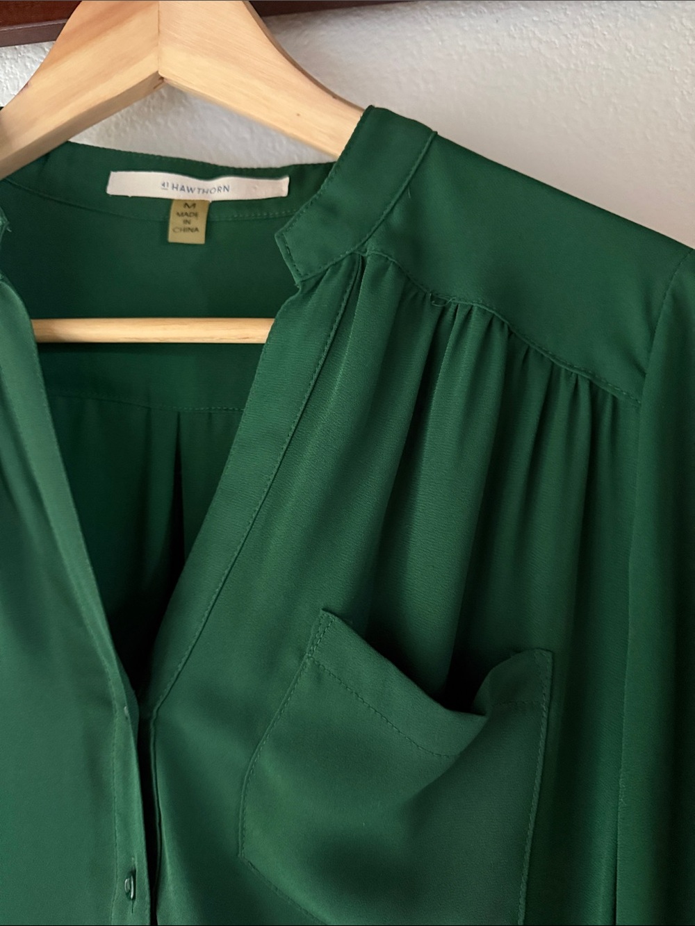 41 Hawthorn Colibri Emerald Green Roll Tab Long Sleeve Split-Neck Blouse, Size M - Picture 5 of 11